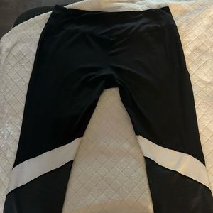 Excellent condition Nike dry fit capri workout pants ❤️